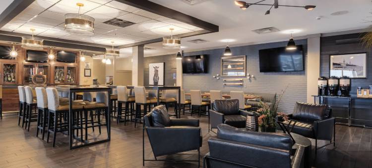 路易斯威尔机场福朋喜来登酒店(Four Points by Sheraton Louisville Airport)图片