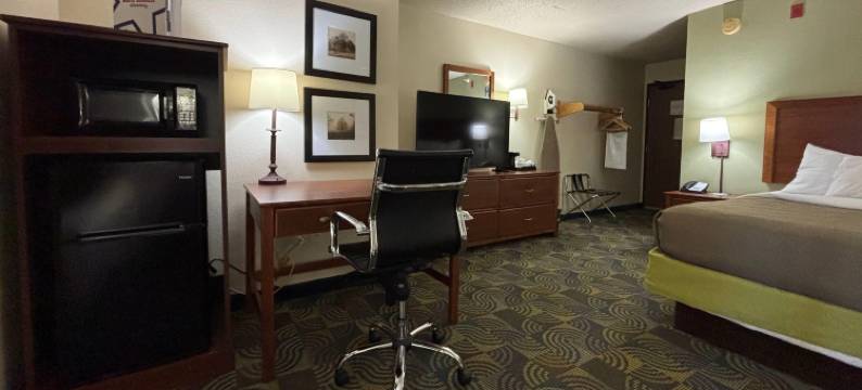 基瓦尼美吟温德姆酒店(AmericInn by Wyndham Kewanee)图片