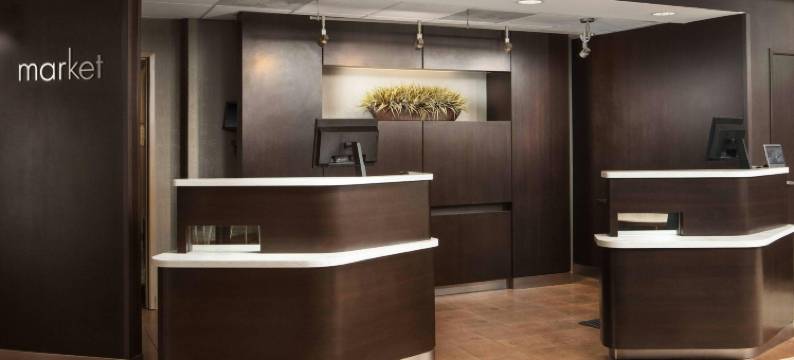 印第安纳波利斯首府万怡酒店(Courtyard Indianapolis at the Capitol)图片