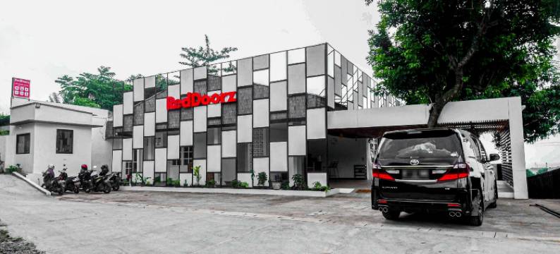 红多兹酒店-近三宝垄武吉萨里(RedDoorz Near Bukitsari Semarang)图片
