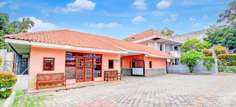 Collection O 英达酒店附近(Collection O Stasiun Pekalongan Near Stasiun Kereta Api Formerly Hotel Indah)图片
