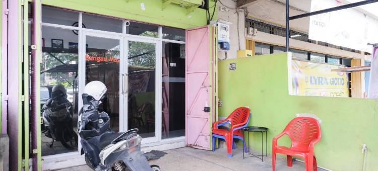 OYO 3929 8安高马斯酒店(RedDoorz at Jalan Bangau Palembang)图片