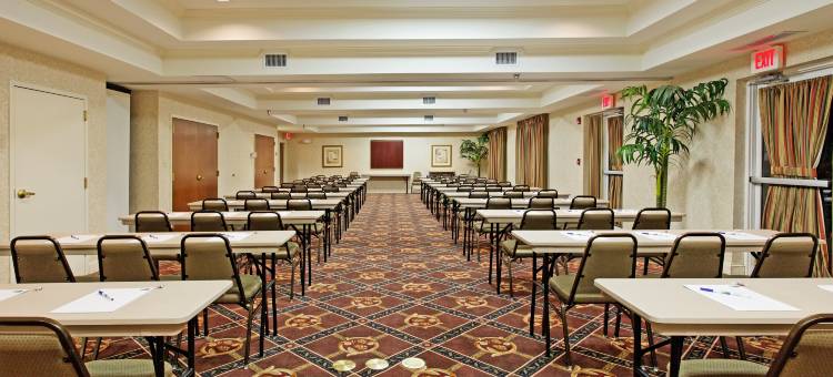 洲际酒店集团智选假日酒店及套房卡尔曼(Holiday Inn Express Hotel & Suites Cullman, an IHG Hotel)图片