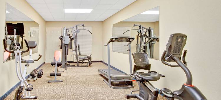 斯托克布里奇南亚特兰大戴斯套房酒店(Days Inn & Suites by Wyndham Stockbridge South Atlanta)图片