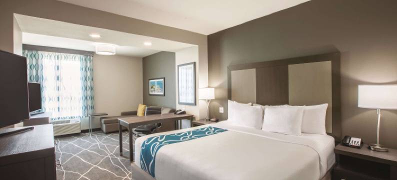 塔尔萨断箭市拉昆塔温德姆套房酒店(La Quinta Inn & Suites by Wyndham Tulsa Broken Arrow)图片