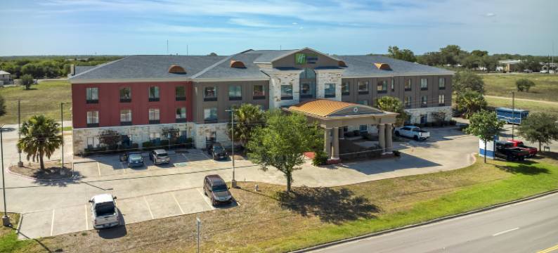 智选假日套房酒店比维尔 by IHG(Holiday Inn Express & Suites Beeville by IHG)图片