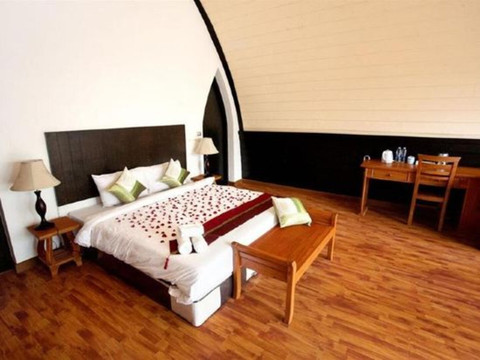 皮皮岛洞穴酒店