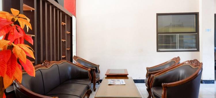 红多兹Plus酒店-近甲亮库苏马体育场(RedDoorz Plus Near Stadion Wijaya Kusuma)图片