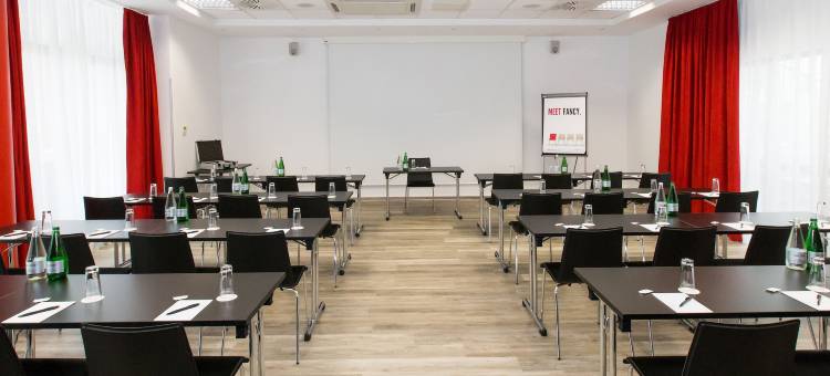苏黎世机场多梅洛酒店(DORMERO Hotel Zürich Airport)图片