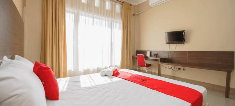 RedDoorz酒店位于Hotel Putri Gading Bengkulu(RedDoorz Syariah at Hotel Putri Gading Bengkulu)图片