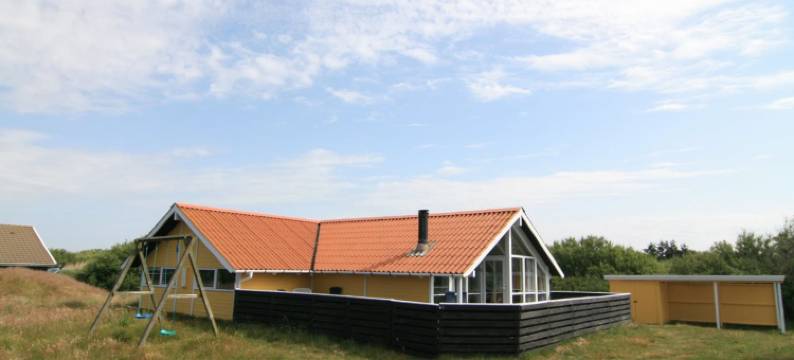 "Uma" - 400m from the Sea图片