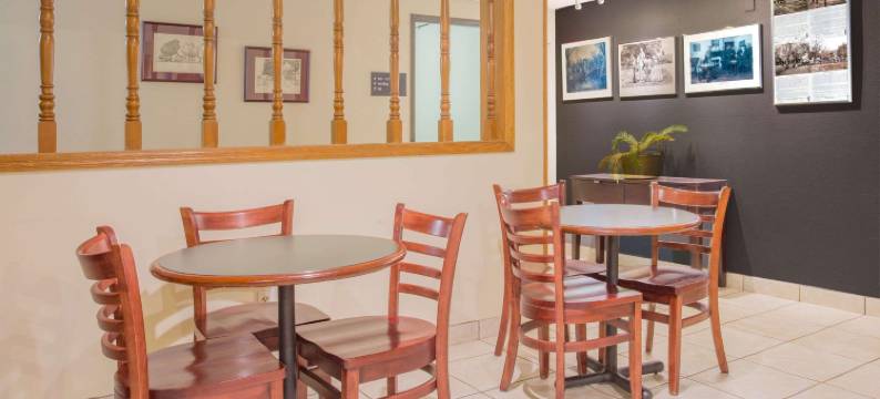 阿波马托克斯温德姆速8酒店(Super 8 by Wyndham Appomattox VA)图片