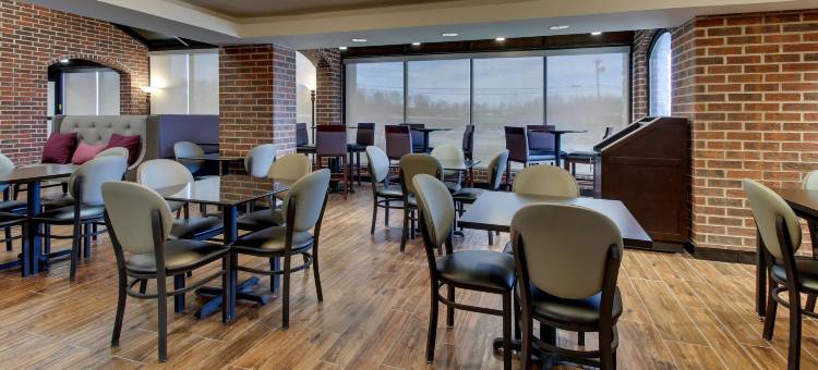 波普勒布拉夫德鲁里套房酒店(Drury Inn & Suites Poplar Bluff)图片