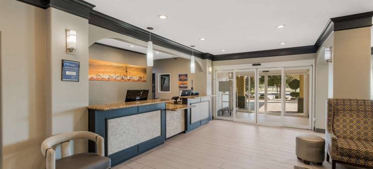 南平原贝斯特韦斯特套房酒店(Best Western South Plains Inn  Suites)图片