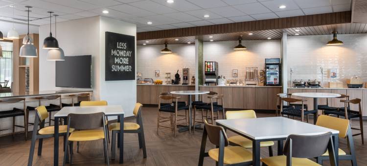 克利夫兰蒂德曼路万枫套房酒店(Fairfield Inn & Suites Cleveland Tiedeman Road)图片