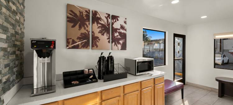 红屋顶酒店洛杉矶-贝尔弗劳尔(Red Roof Inn Los Angeles – Bellflower)图片