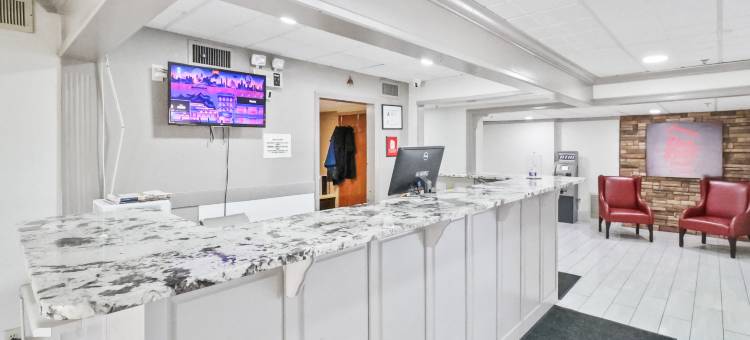 布拉格堡费耶特维尔红顶套房酒店(Red Roof Inn & Suites Fayetteville - Fort Bragg)图片