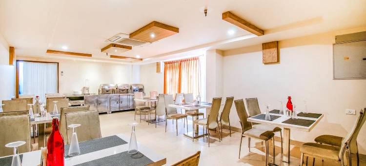 法布酒店尊贵皇家城堡-科印巴托北火车站附近(FabHotel Prime Royal Castle - Nr Coimbatore North Railway Station)图片