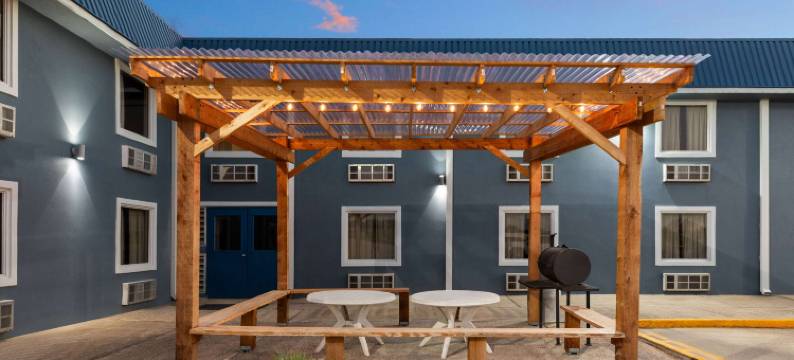 水牛城温德姆速8酒店(Super 8 by Wyndham Buffalo)图片