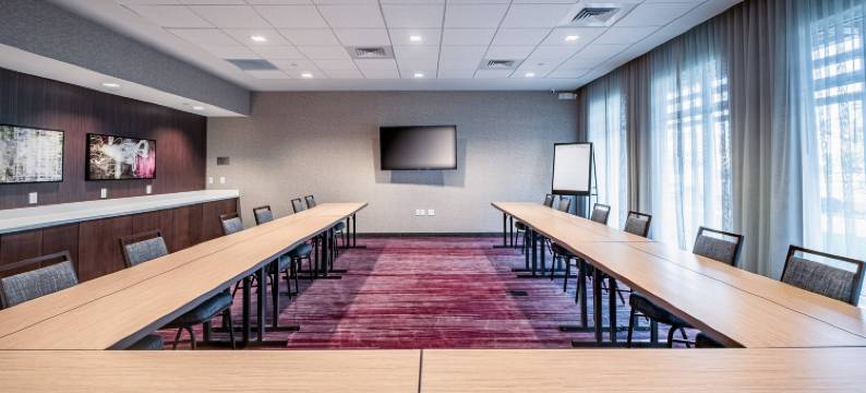 托莱多西万怡酒店(Courtyard Toledo West)图片