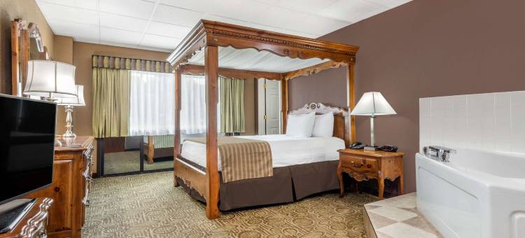 佩恩茨维尔华美达酒店及会议中心(Ramada by Wyndham Paintsville Hotel & Conference Center)图片