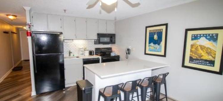 ML309 Back Exit Leads to Slopes Gated Parking Wi-Fi图片