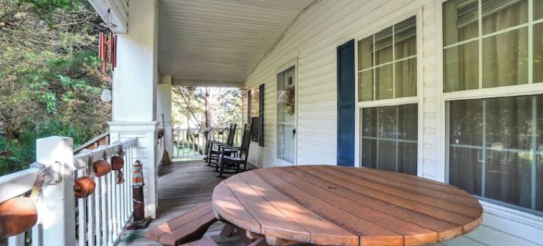 Captain's Cottage- Walking distance to beach, 10 Mins to DE Turf图片