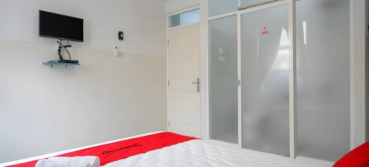 红多兹酒店-近沙拉迪加塔曼萨里购物中心(RedDoorz Near Tamansari Shopping Center Salatiga)图片