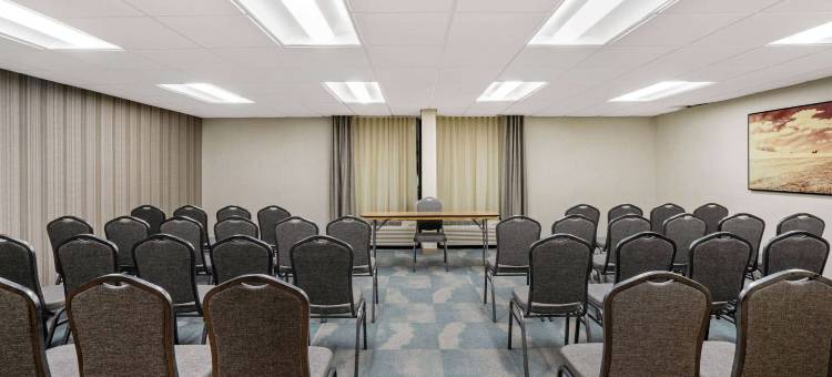 哥伦布拉昆塔温德姆套房酒店(La Quinta Inn & Suites by Wyndham Columbus MS)图片