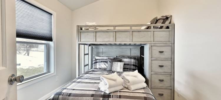 Rutland隐藏的瑰宝，靠近各处，翻新的两卧室一卫度假屋(Rutland's Hidden Gem: 2 Br/1ba Renovated Home Close to Everything 2 Bedroom Home)图片