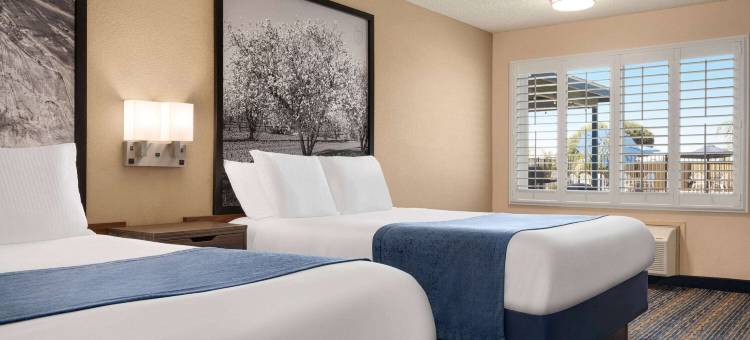 林赛橄榄树温德姆速8酒店(Super 8 by Wyndham Lindsay Olive Tree)图片