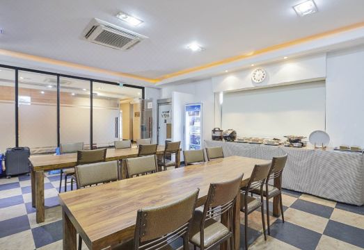 Hotel Nuri Hotel Overview