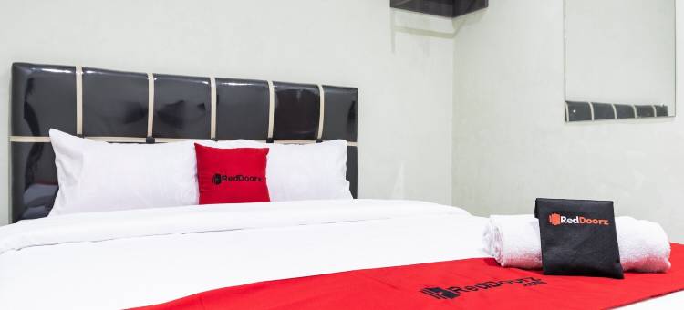 红多兹酒店-近棉兰安普拉斯(RedDoorz Near Medan Amplas)图片