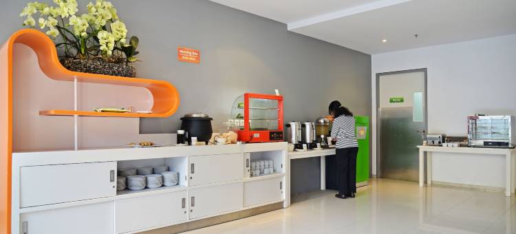 丹绒卡朗波普酒店(Pop! Hotel Tanjung Karang)图片