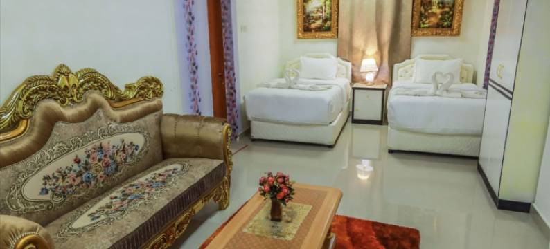 首都O 141金色光芒酒店(Capital O 141 Golden Rays Hotel)图片