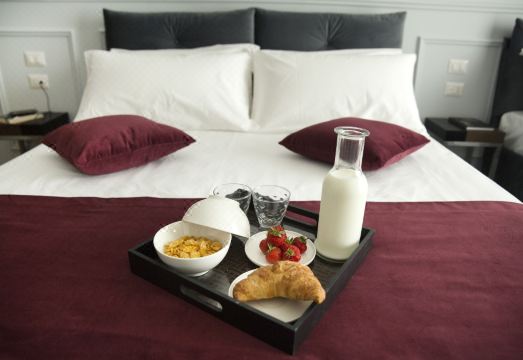 Unicum Roma Suites Hotel Overview