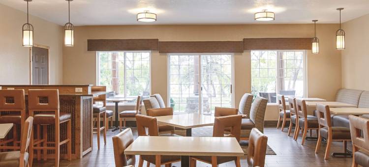 河滨贝斯特韦斯特优质套房酒店(Best Western Plus Riverfront Hotel and Suites)图片