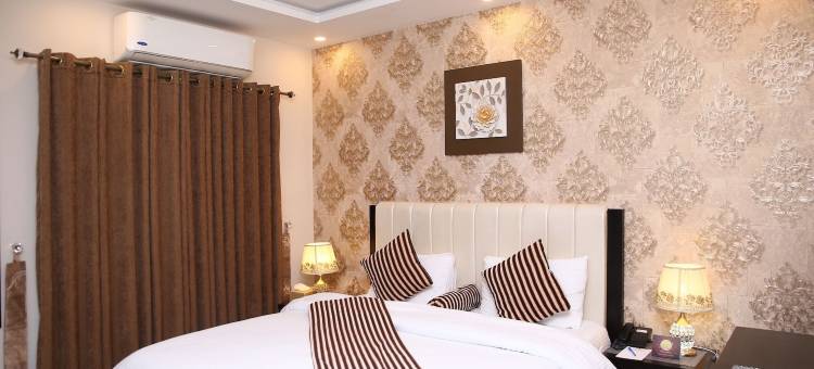 巴格里亚镇野生动物园俱乐部 3 号(Safari Club 3 Bahria Town)图片