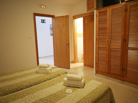 Hospedium DLJ 本纳萨尔旅馆