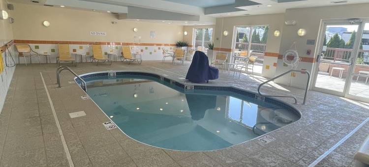 舒适套房酒店阿克伦南(Comfort Inn & Suites Akron South)图片