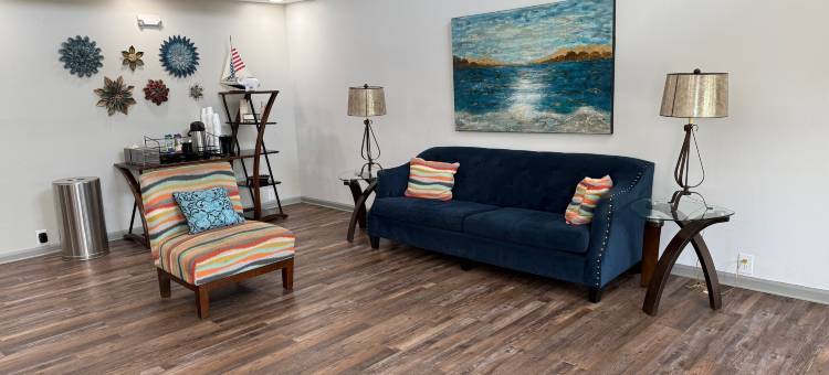 布伦特伍德旅馆及套房(Brentwood Inn & Suites)图片