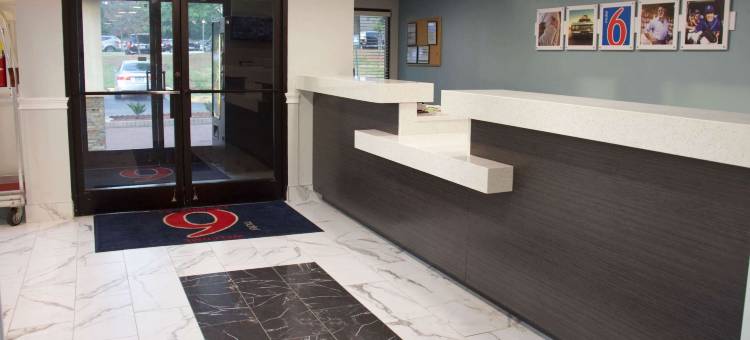 格鲁吉亚萨沃尼6号汽车旅馆- 格威内特中心(Motel 6 Suwanee, GA - Gwinnett Center)图片