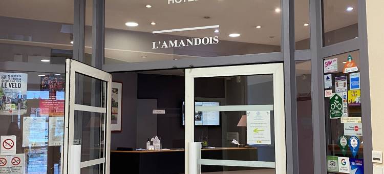 洛吉斯酒店l'Amandois(Logis Hotel Restaurant l'Amandois)图片