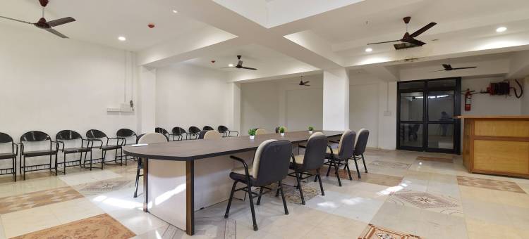 Fabhotel 西达斯企业酒店(Fabhotel Siddharth Corporate)图片