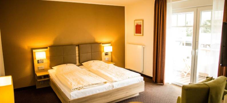 瓦尔德苏姆格鲁尼恩酒店(Landgasthof "Zum grünen Walde")图片