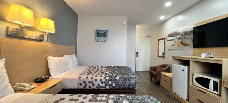 伊克诺旅馆村(Econo Lodge Motel Village)图片