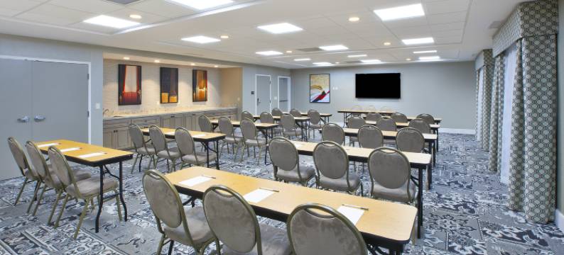 联盟欢朋套房酒店(Hampton Inn & Suites Alliance)图片