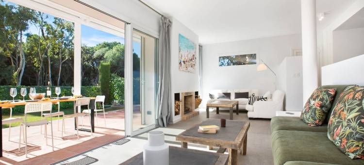 Villa near peaceful beach of Calella de图片