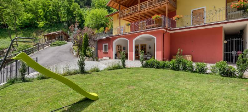 Mountain Retreat with Sauna图片