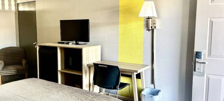 温德姆速8酒店-阿尔伯克基市中心(Super 8 by Wyndham Albuquerque Downtown)图片